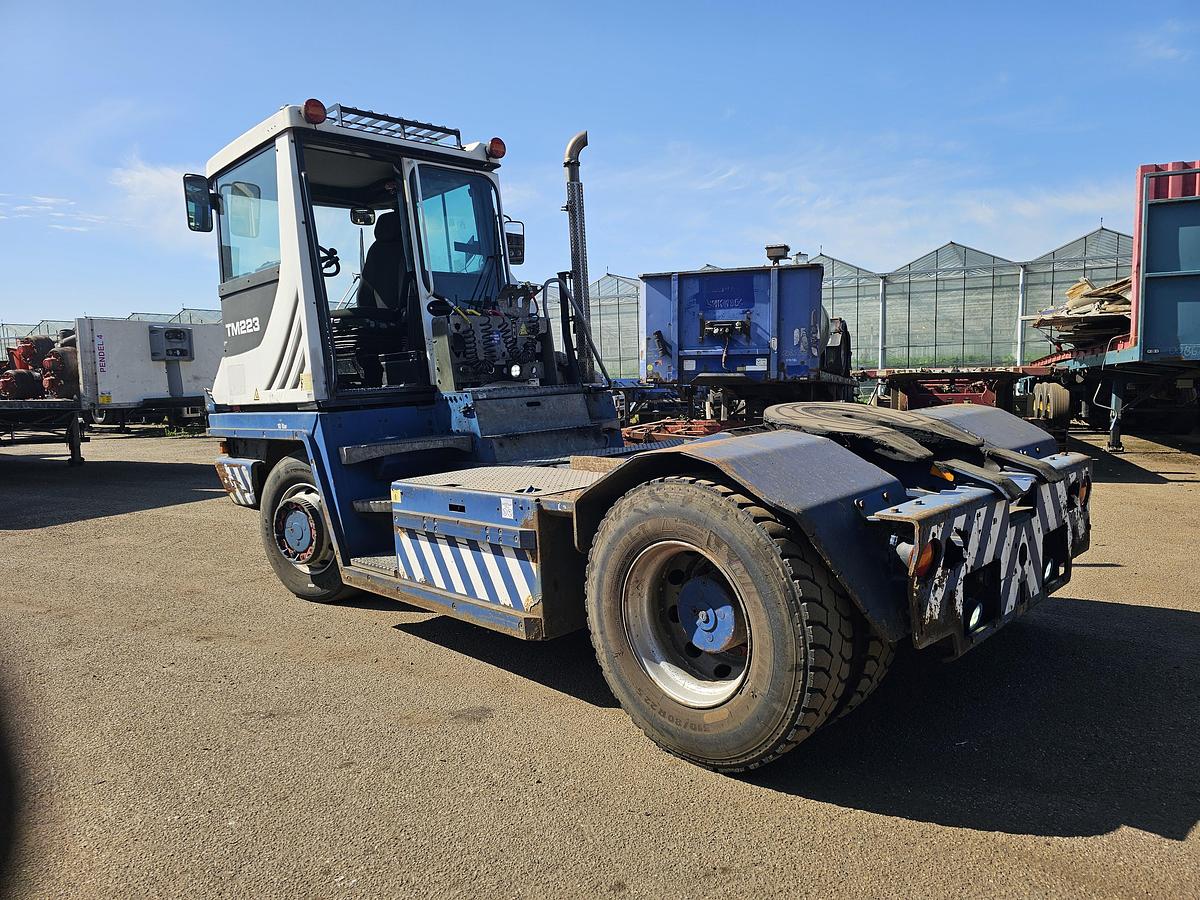 Gebruikt 2016 TERBERG RT283 | TERMINAL TRACTOR 4X4| TURNING CHAIR. | AUTOMATIC GEAR |19208 HOURS h HYDRAULIC SYSTEM.