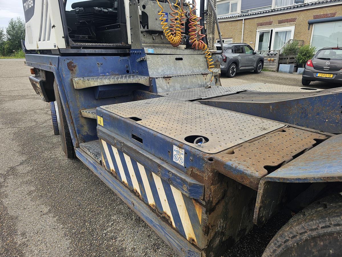 Gebruikt 2015 TERBERG RT283 /TERMINAL TRACTOR 4X4/ TURNING CHAIR. /AUTOMATIC GEAR /21822 HOURS