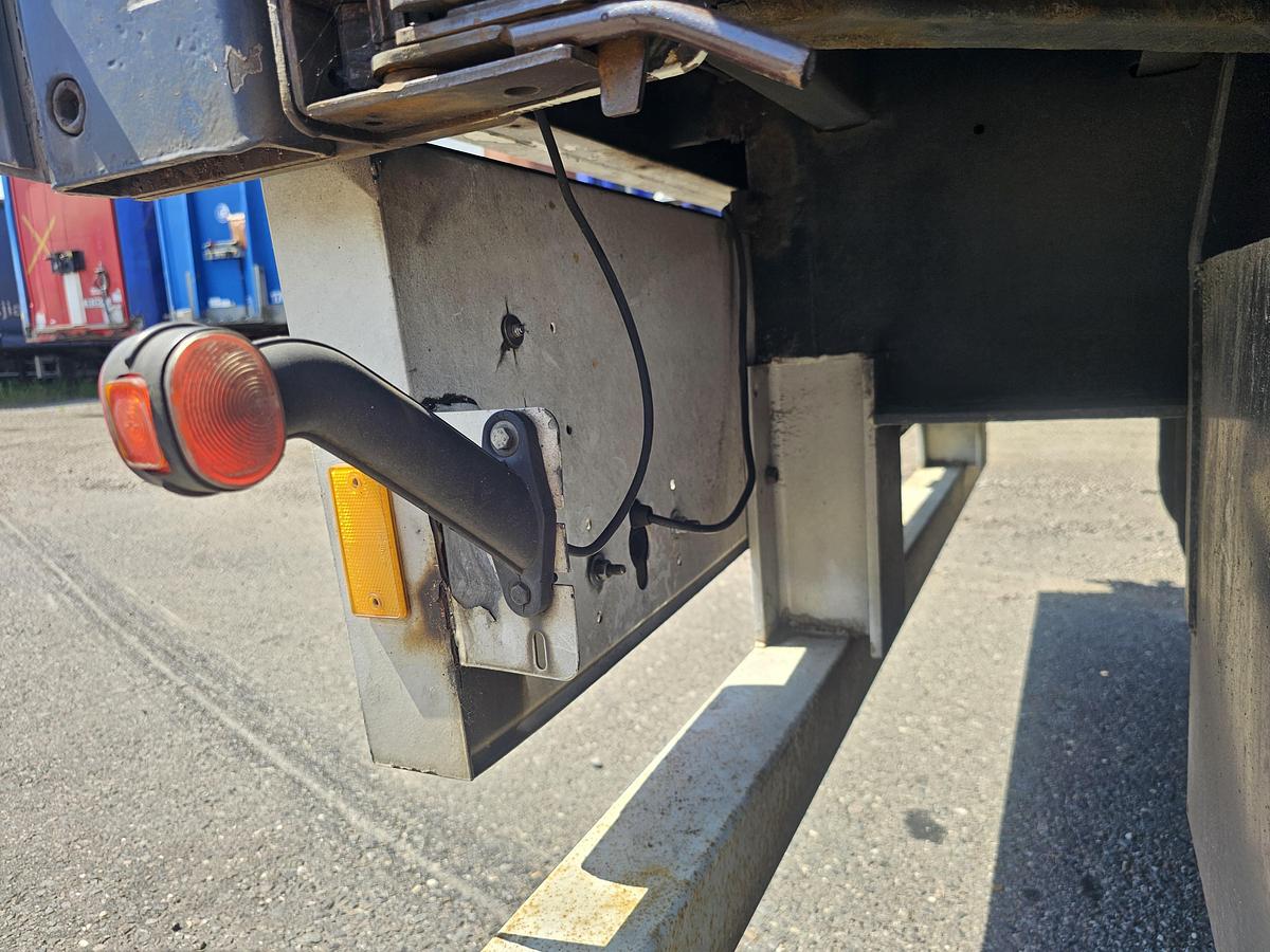 Gebruikt 2004 PACTON T3 001 /3 axle curtainsider /saf disc/ apk tuv/13-03-2027.