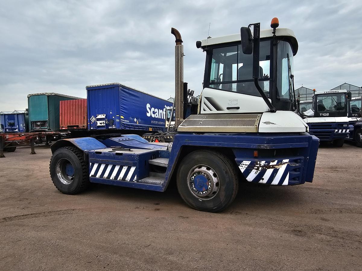 Gebruikt 2011 TERBERG RT283 | TERMINAL TRACTOR 4X4| TURNING CHAIR. | AUTOMATIC GEAR | 24159 HOURS.