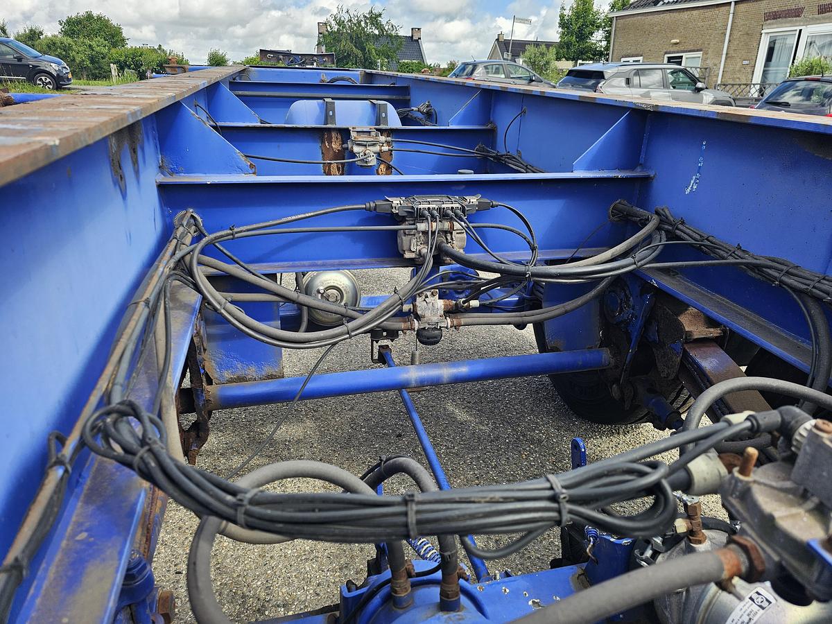 Gebruikt 2007 MKF METALLBAU CS 20 -20 FOOT- CONTAINER CHASSIS -HEAVY DUTY- BPW DRUM -STEEL SUSPENSION- GOOD QUALITY.
