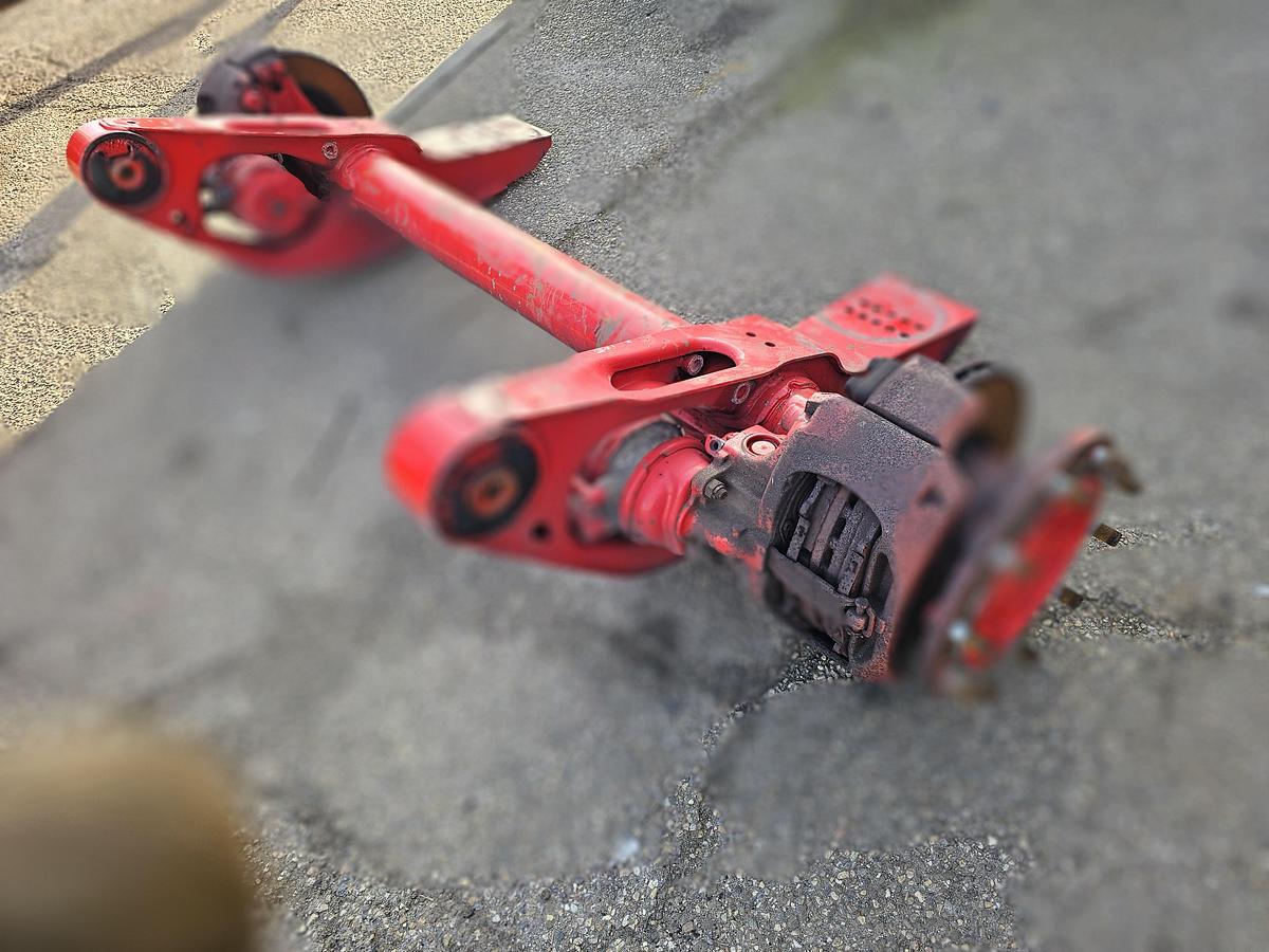 Gebruikt 2008 Saf trailer axle disc brakes. 3 PIECES