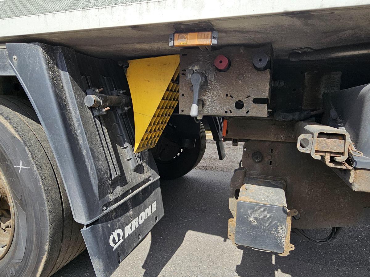 Gebruikt 2011 KRONE SD|DOPPELSTOCK | CARRIR VECTOR 1550| BPW DISC | APK /TUV 26-08-2016 |LOADING LIFT | 2 LIFT AXLES.