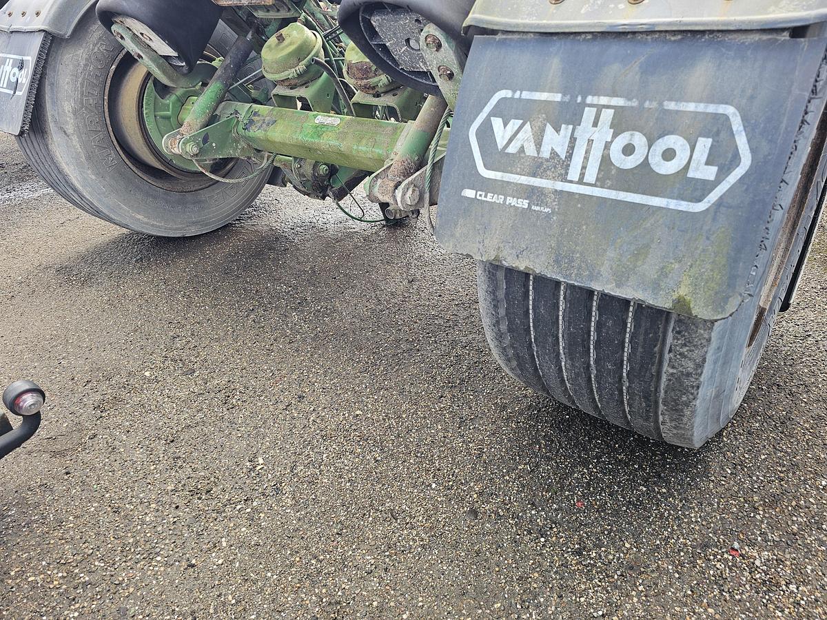 Used 2010 VAN HOOL dolly 2 pieces.