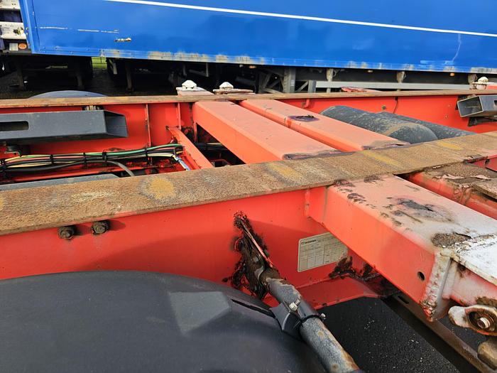 Used 2004 Krone| Sd 27| fixed chassis | 40 ft 2 x20 ft | light weight | 4870 kg.