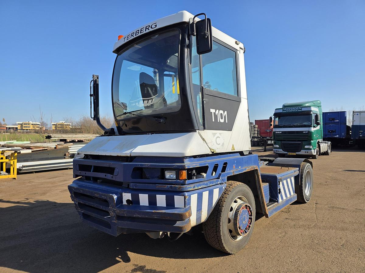 Gebruikt 2008 TERBERG RT 282 | 4X4 |TURNING CHAIR| AUTOMATIC GEAR|24869 HOURS.