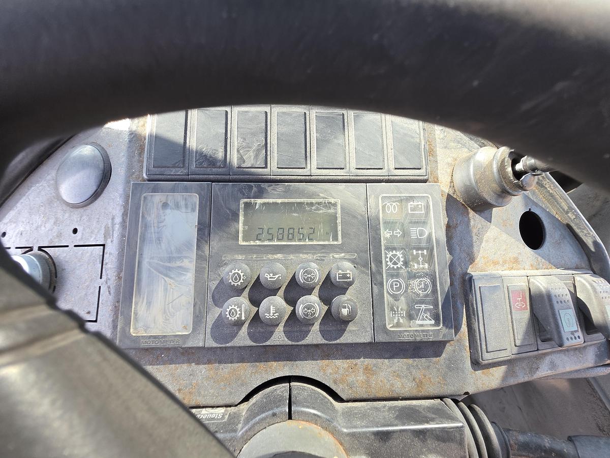 Gebruikt 2008 TERBERG RT 282 | 4X4 |TURNING CHAIR| AUTOMATIC GEAR|25885 HOURS.