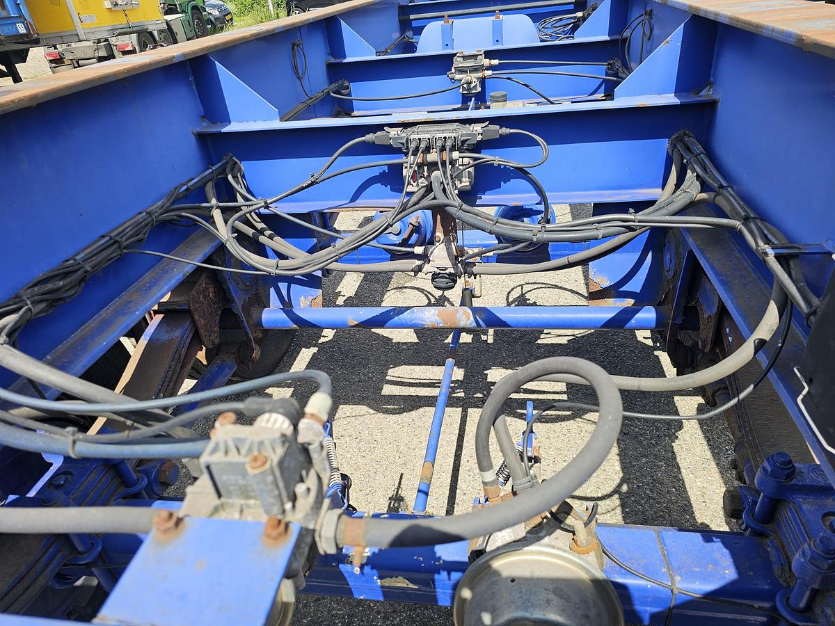 Gebruikt 2006 MKF METALLBAU CS 20 -20 FOOT- CONTAINER CHASSIS -HEAVY DUTY- BPW DRUM -STEEL SUSPENSION- GOOD QUALITY.
