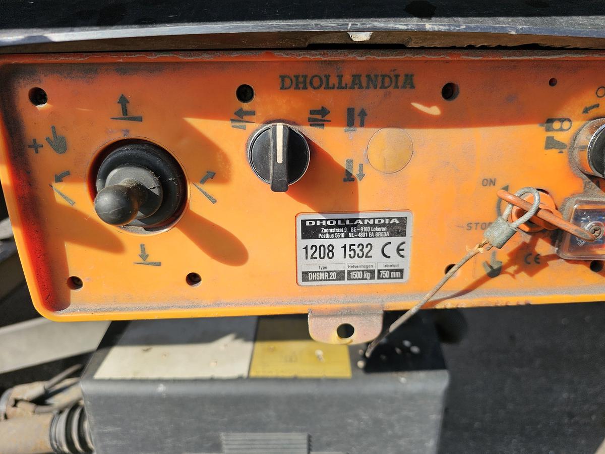 Used 2013 PACTON TBD.122 | SINGLE STEERING AXLE |UNDER SLIDING LOADING LIFT + BATTERIES| DAF DISC| APK /TUV 17-01-2025