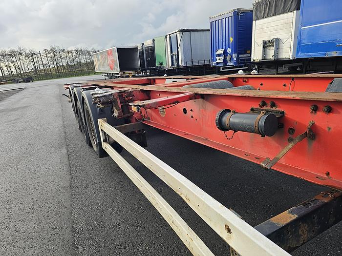 Used 2004 Krone| Sd 27| fixed chassis | 40 ft 2 x20 ft | light weight | 4870 kg.