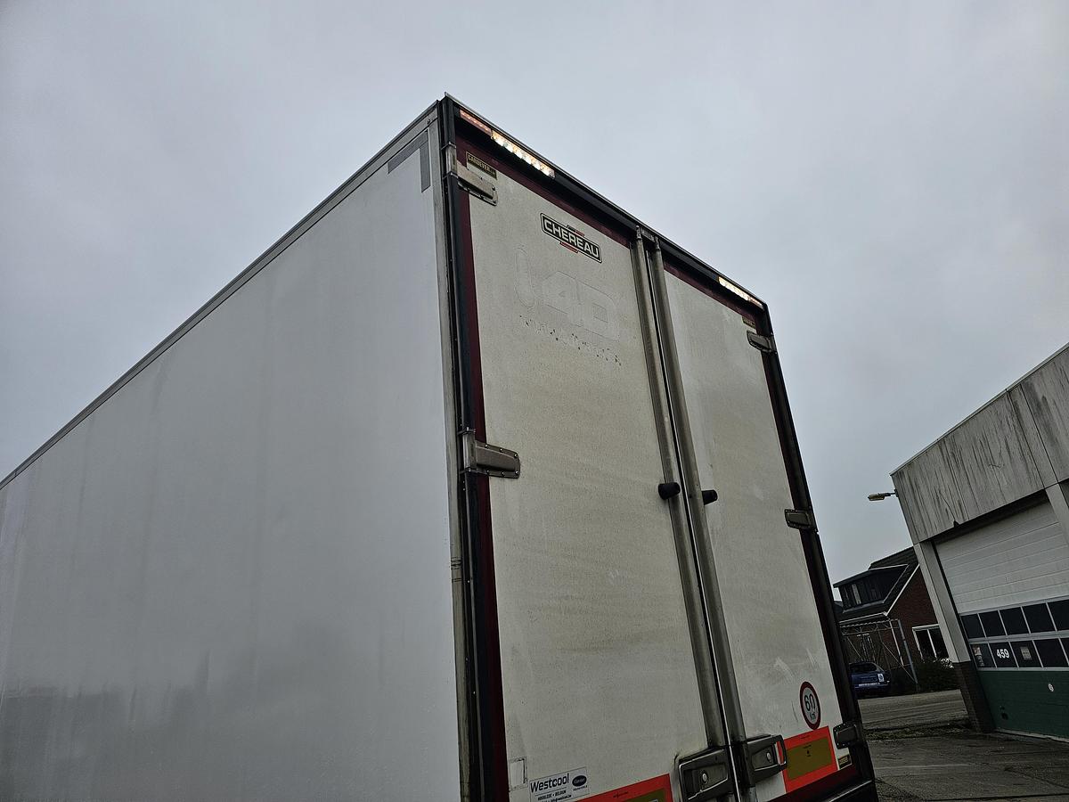 Gebruikt 2018 CHEREAU iNOGAM/TYPE 1507 | CARRIER VECTOR 1950| DE HOLLANDIA 2500 KG |BPW DISC| TUV 02-08-2026.