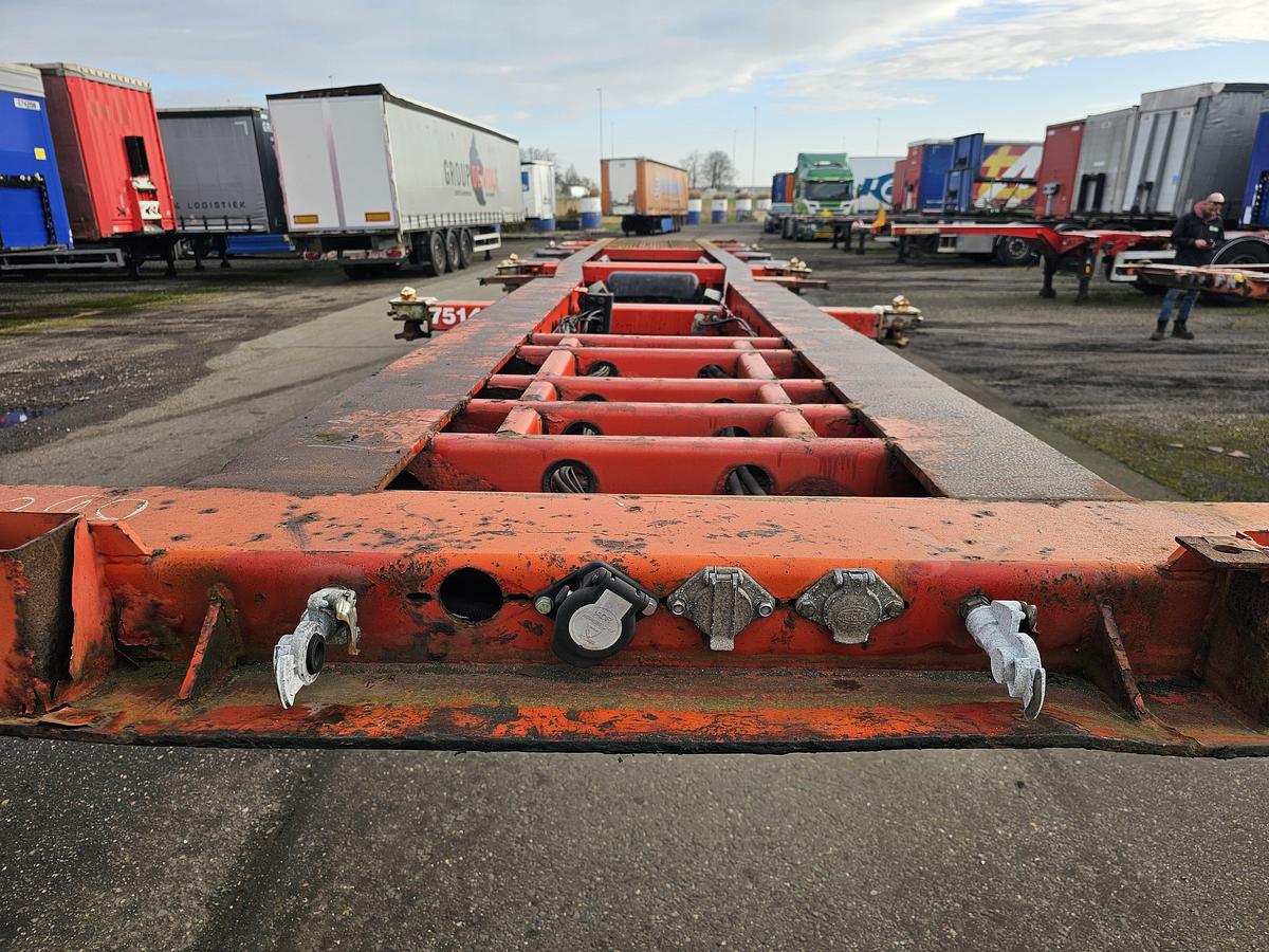 Gebruikt 2004 KRONE SD 27| FIXED CHASSIS | SAF DISC. 40 FT |2 X 20 FT| HIGHCUBE | 20 FOOT MIDDLE| LIGHT WEIGHT|4740 KG.