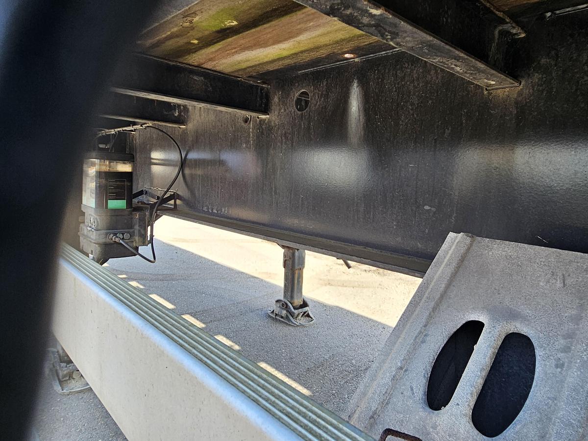 Gebruikt 2005 BURG  BPO 12-10 ORNXX | USED FOR CAS CONTAINERS |. STEEL SUSPENSION