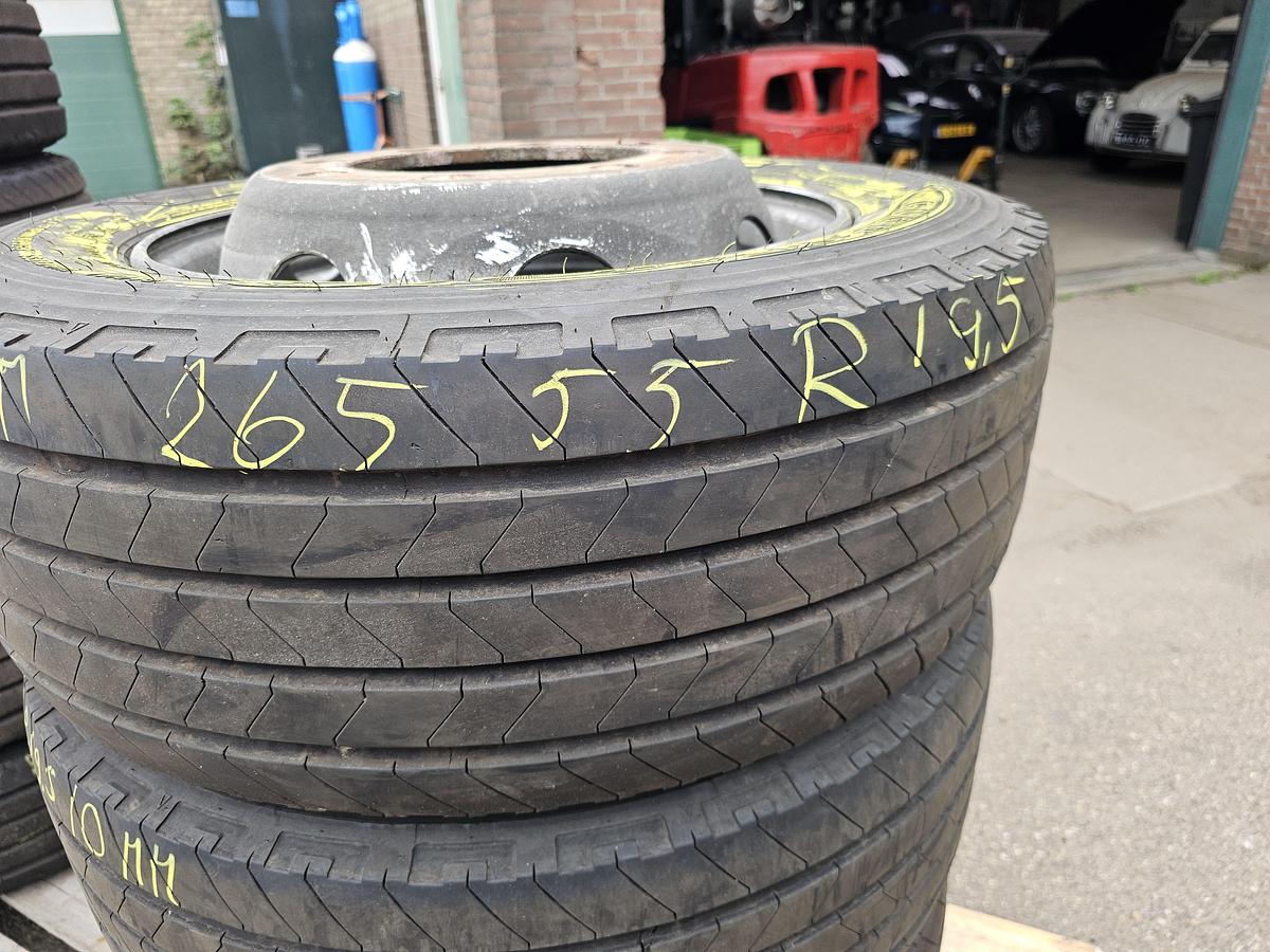 Used 2010 GOOD YEAR 265/55 R 22.5 | K MAX T.