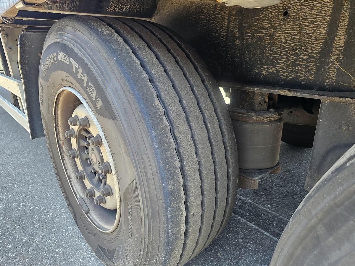 Gebruikt 2004 PACTON T3 001 /3 axle curtainsider /saf disc/ apk tuv/13-03-2027.