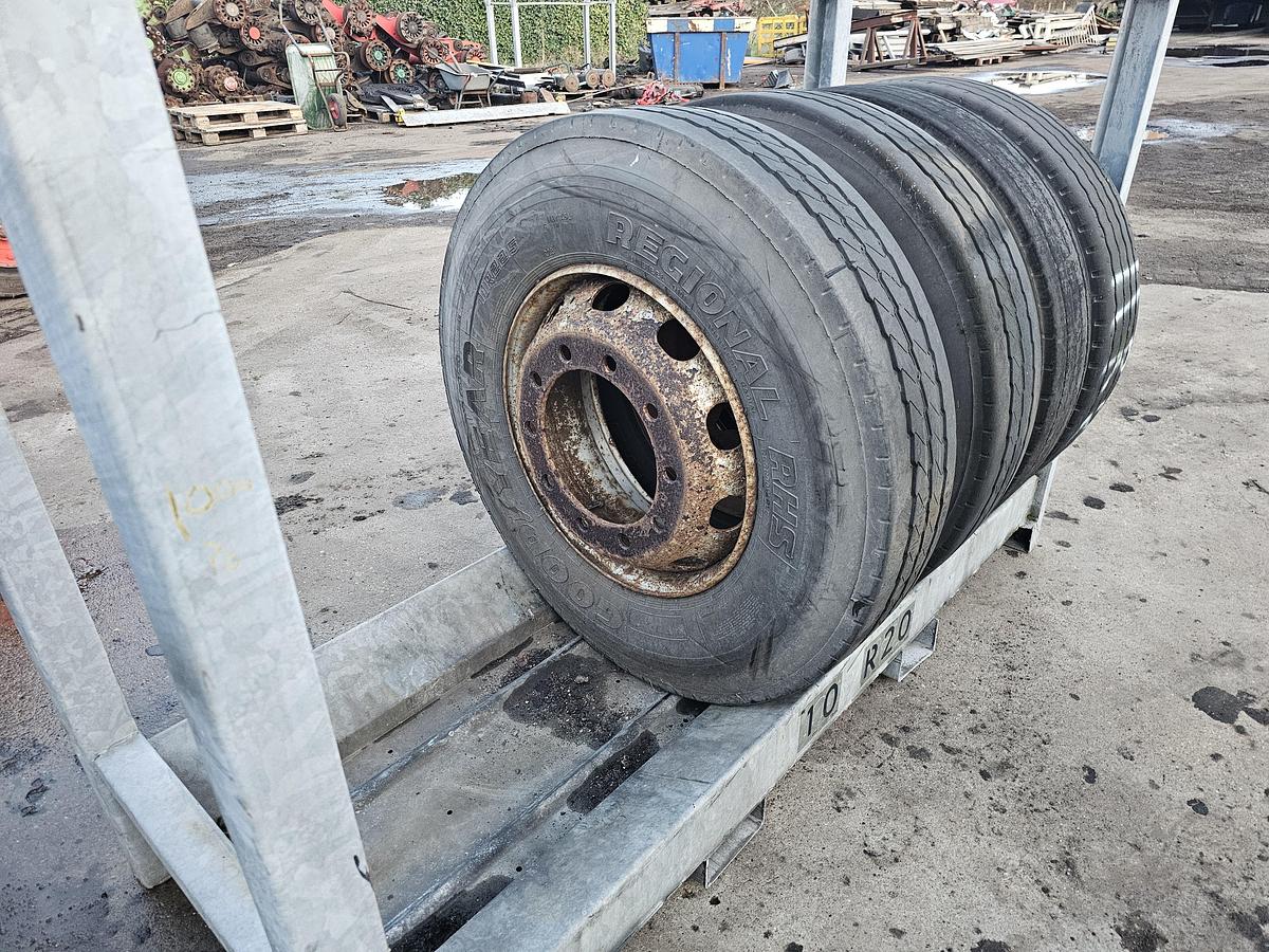 Gebruikt 2005 GOOD YEAR. 11 R 22.5 TRAILER TIRE.