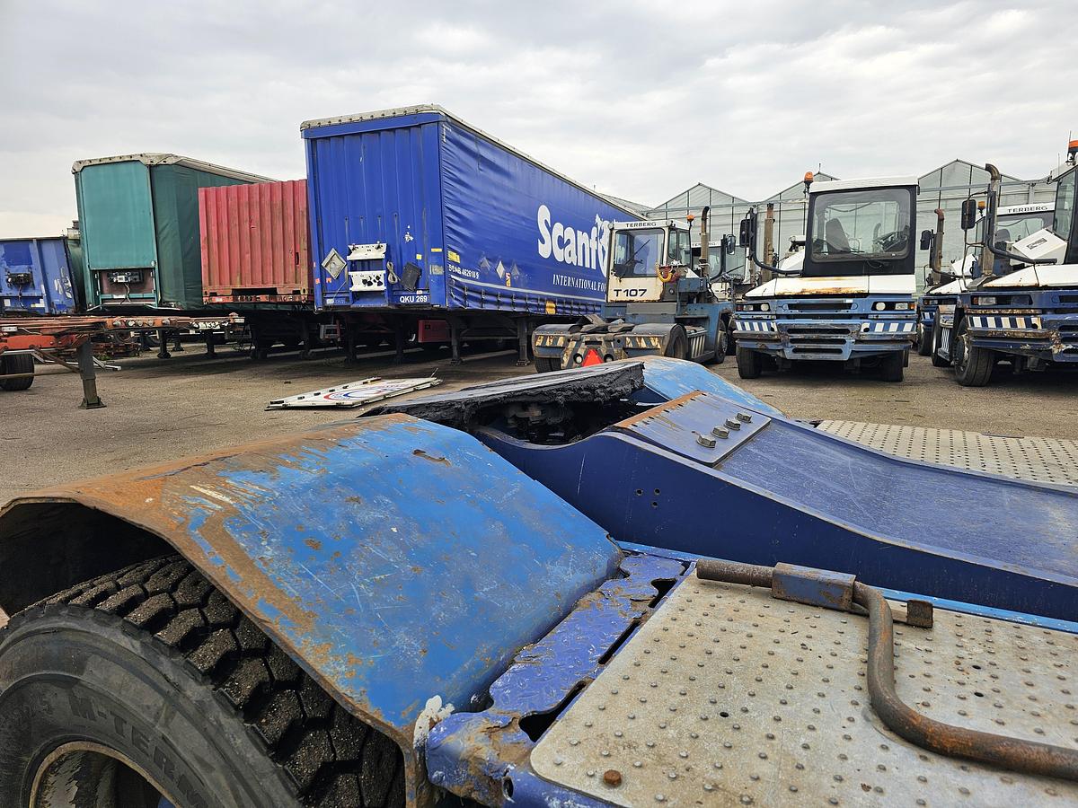 Gebruikt 2011 TERBERG RT283 | TERMINAL TRACTOR 4X4| TURNING CHAIR. | AUTOMATIC GEAR | 24159 HOURS.