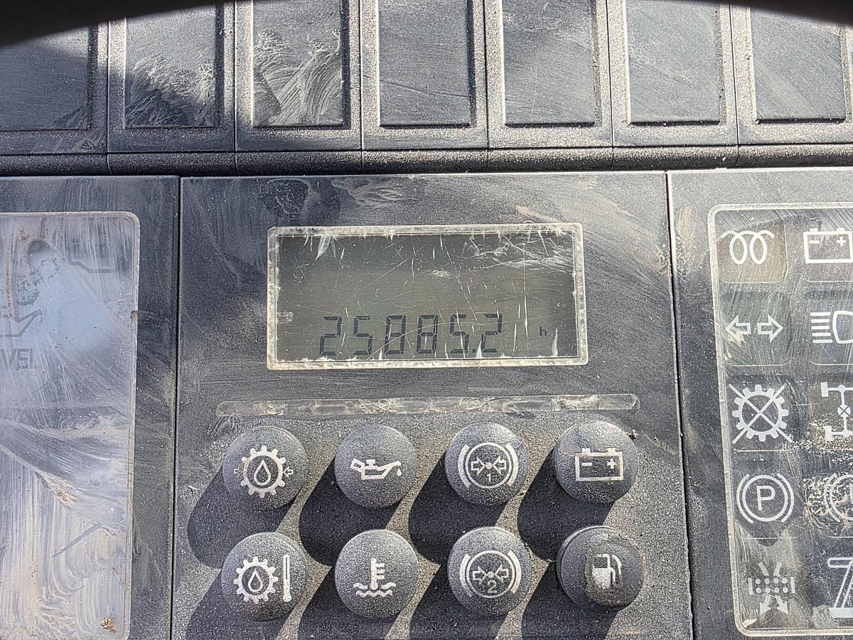 Gebruikt 2008 TERBERG RT 282 | 4X4 |TURNING CHAIR| AUTOMATIC GEAR|25885 HOURS.