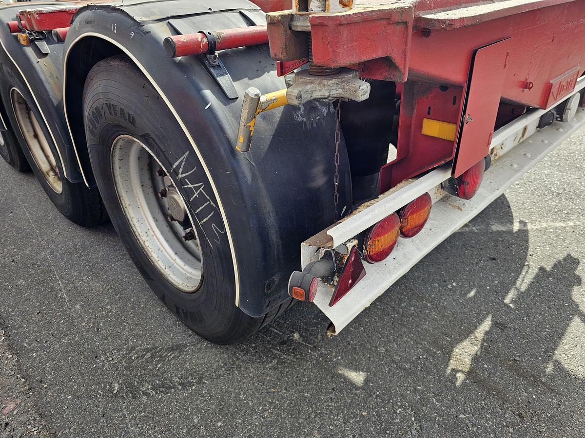 Used 2006 D-TEC  YARD CHASSIS |MULTI CHASSIS | ALL CONNECTIONS| NO DOCUMENTS | 3 PIECES.