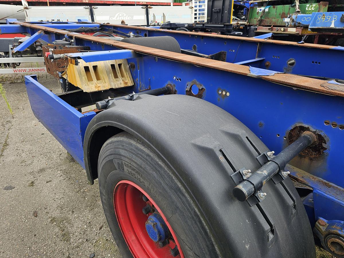 Used 2009 KRONE SZ| 20 FOOT CHASSIS | BPW DRUM | NEW BRAKES| GOOD TIRES| STEEL SPRINGS.