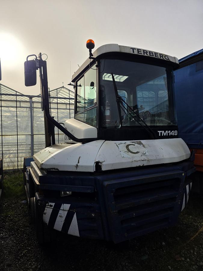 Gebruikt 2011 TERBERG RT283 | TERMINAL TRACTOR 4X4| TURNING CHAIR. | AUTOMATIC GEAR | NOT RUNNING.