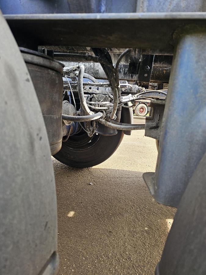 Gebruikt 1998 Van Hool 30 foot container chassis | tank container transport | saf Drum.