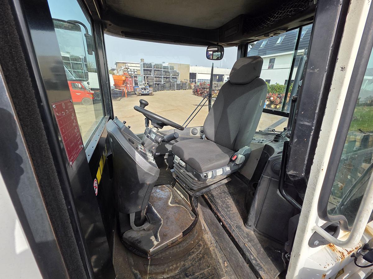 Gebruikt 2011 TERBERG RT283 | TERMINAL TRACTOR 4X4| TURNING CHAIR. | AUTOMATIC GEAR | 24846 hOURS.
