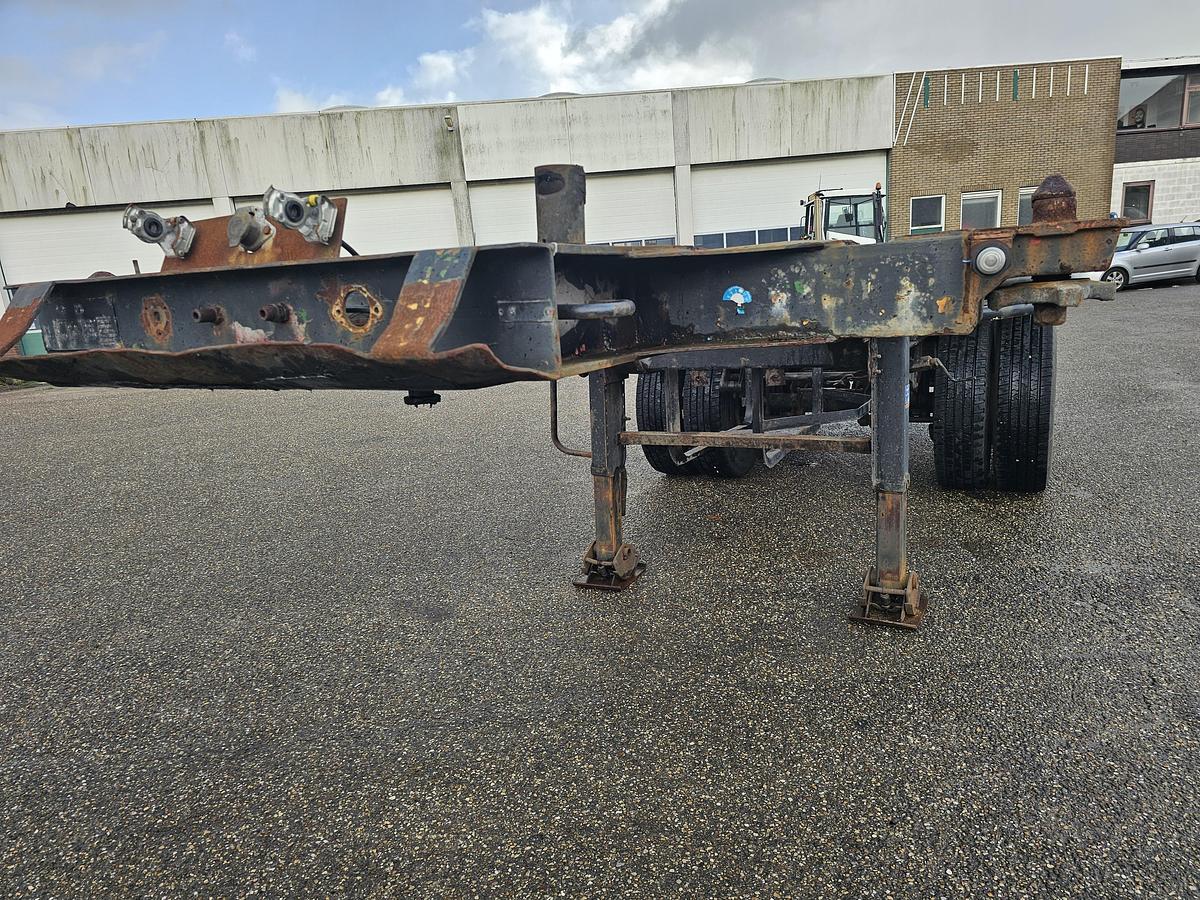 Gebruikt 1976 PACTON 2126 C 2  STEEL SUSPENSION DOUBLE TIRES DRUM BRAKES.