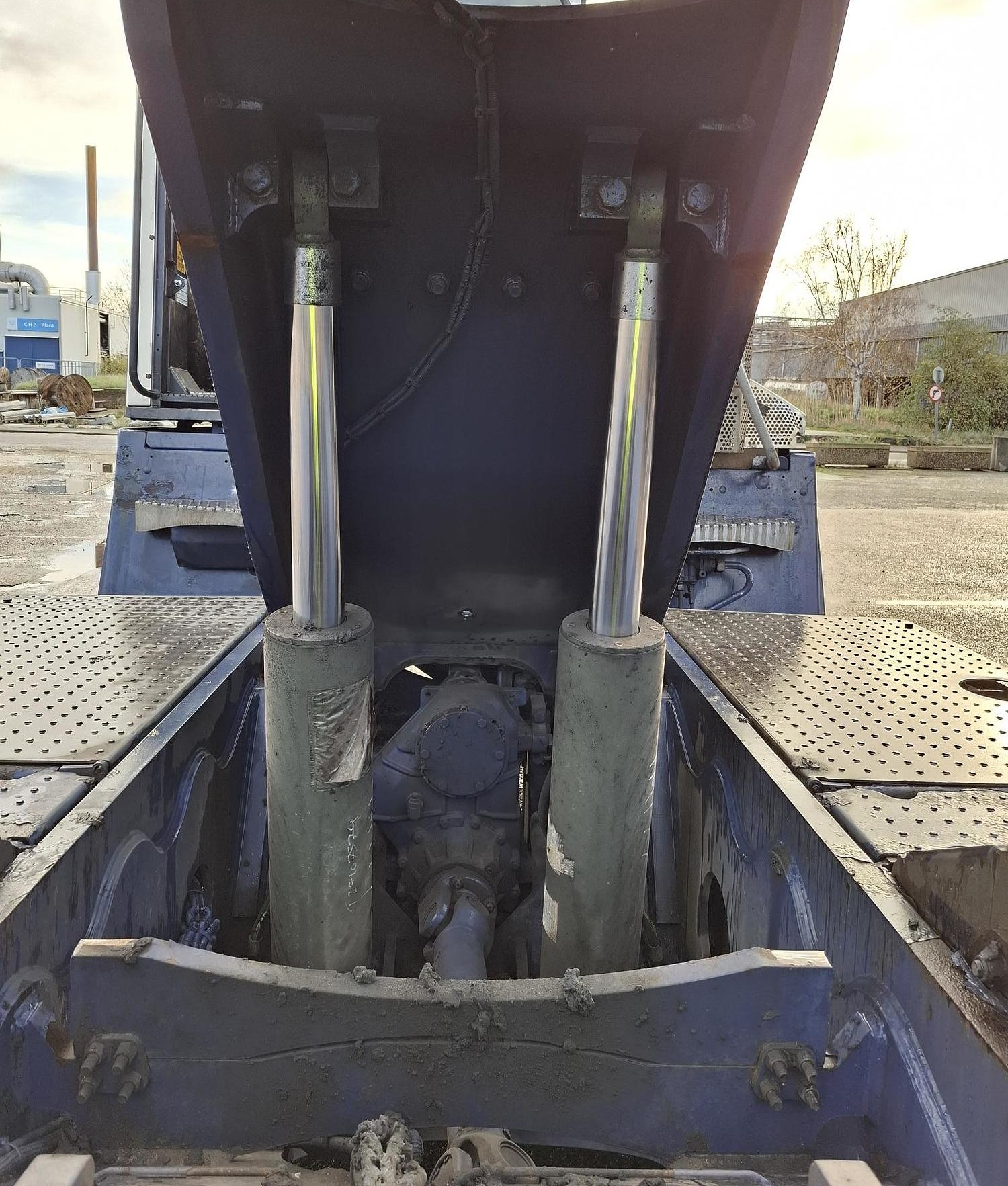 Gebruikt 2017 TERBERG RT283 | TERMINAL TRACTOR 4X4| TURNING CHAIR. | AUTOMATIC GEAR | 20000HOURS| 4 PIECES|LEASING 1610  EURO MND