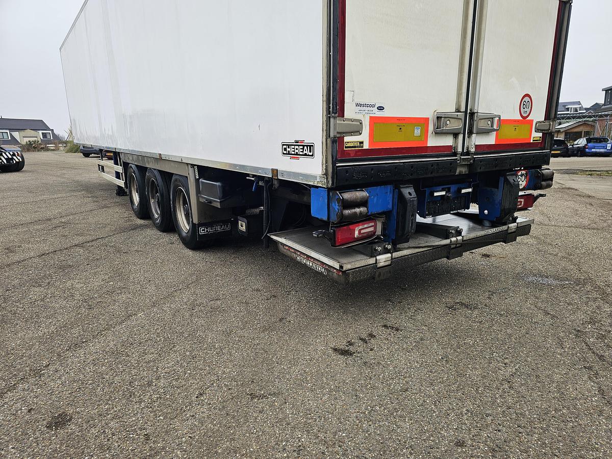 Gebruikt 2018 CHEREAU iNOGAM/TYPE 1507 | CARRIER VECTOR 1950| DE HOLLANDIA 2500 KG |BPW DISC| TUV 02-08-2026.