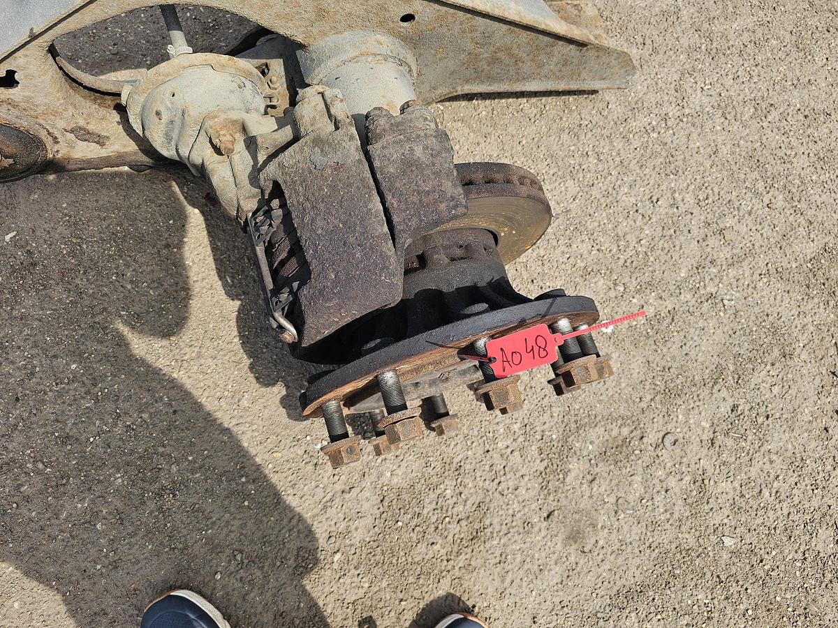 Used 2005 SAF SKRB9019W TRAILER AXLE.