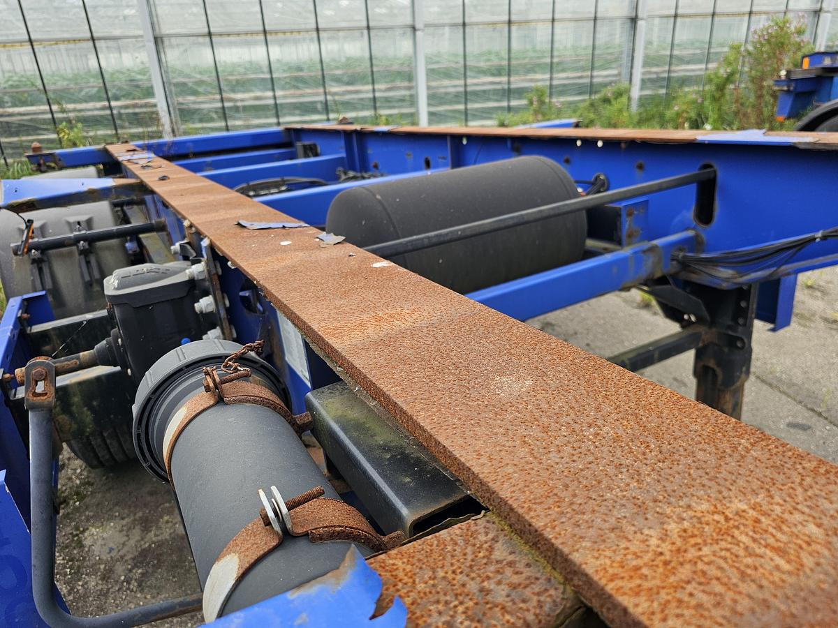 Used 2009 KRONE SZ| 20 FOOT CHASSIS | BPW DRUM | NEW BRAKES| GOOD TIRES| STEEL SPRINGS.