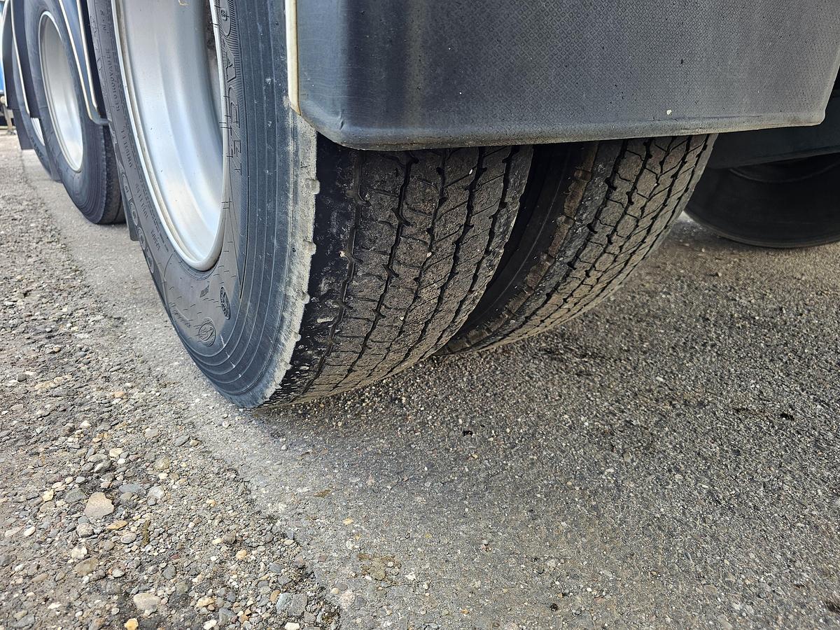 Gebruikt 1995 JUMBO DO 300 S/ 2 X STEERING /BPW DRUM / DOUBLE TIRES/ LIFT AXLE