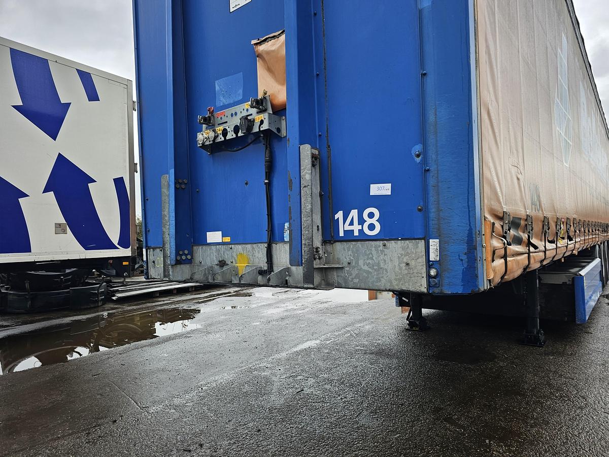 Used 2011 VAN HOOL 3B0072 | GALVANISED STEEL CHASSIS | ALU RIMS |BPW DISC | TUV APK/ 10-05-2026.