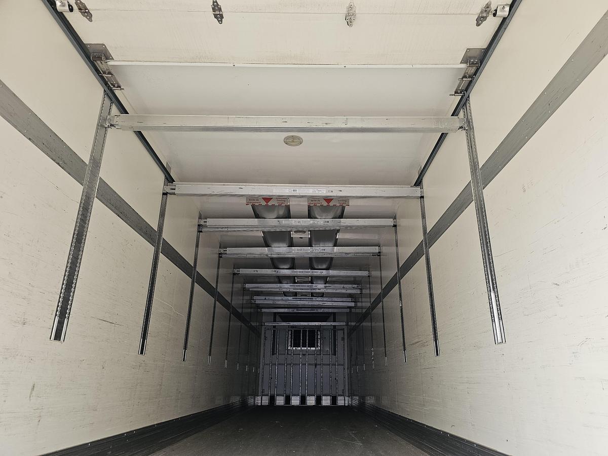 Gebruikt 2012 CHEREAU B3 /CITY TRAILER /STEERING AXLE/LIFT AXLE / 11.80 LONG /LOADING LIFT/ BPW DISC / CARRIER FRIDGE.
