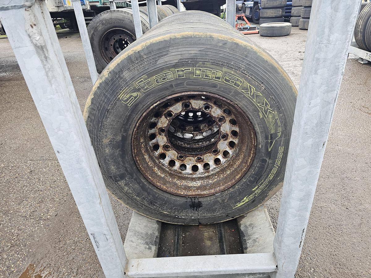 Gebruikt STARMAX 385/65 R 22.5 ON RIM