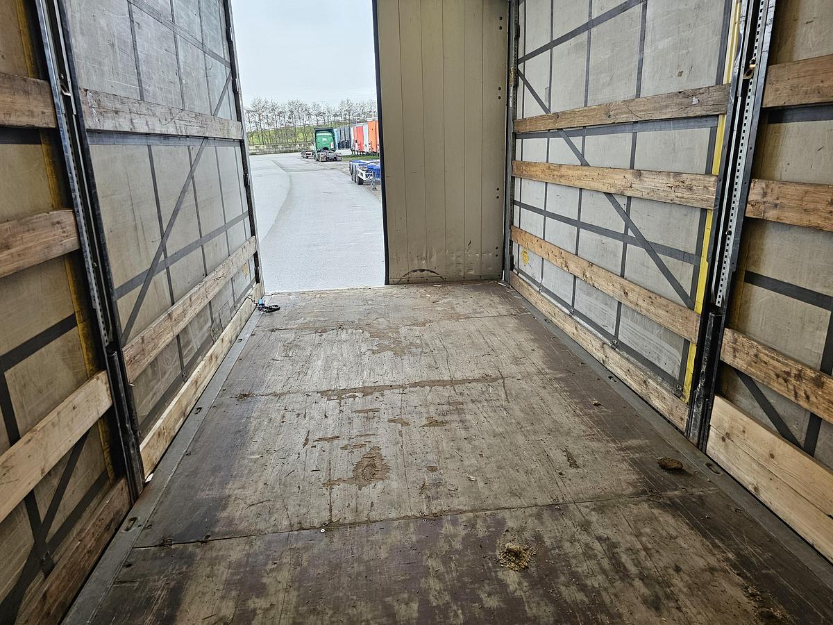 Gebruikt 2011 Schmitz Cargobull SCS24/L-1362 E B | NL TRAILER|SAF DISC| LOADING LIFT 2 TONS | APK TUV |29-06-2026