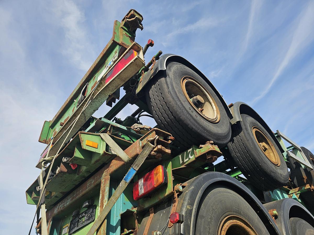 Used 1996 stack of 20 foot chassis groenewegen and Renders Bpw drum Steel suspension. 20 foot