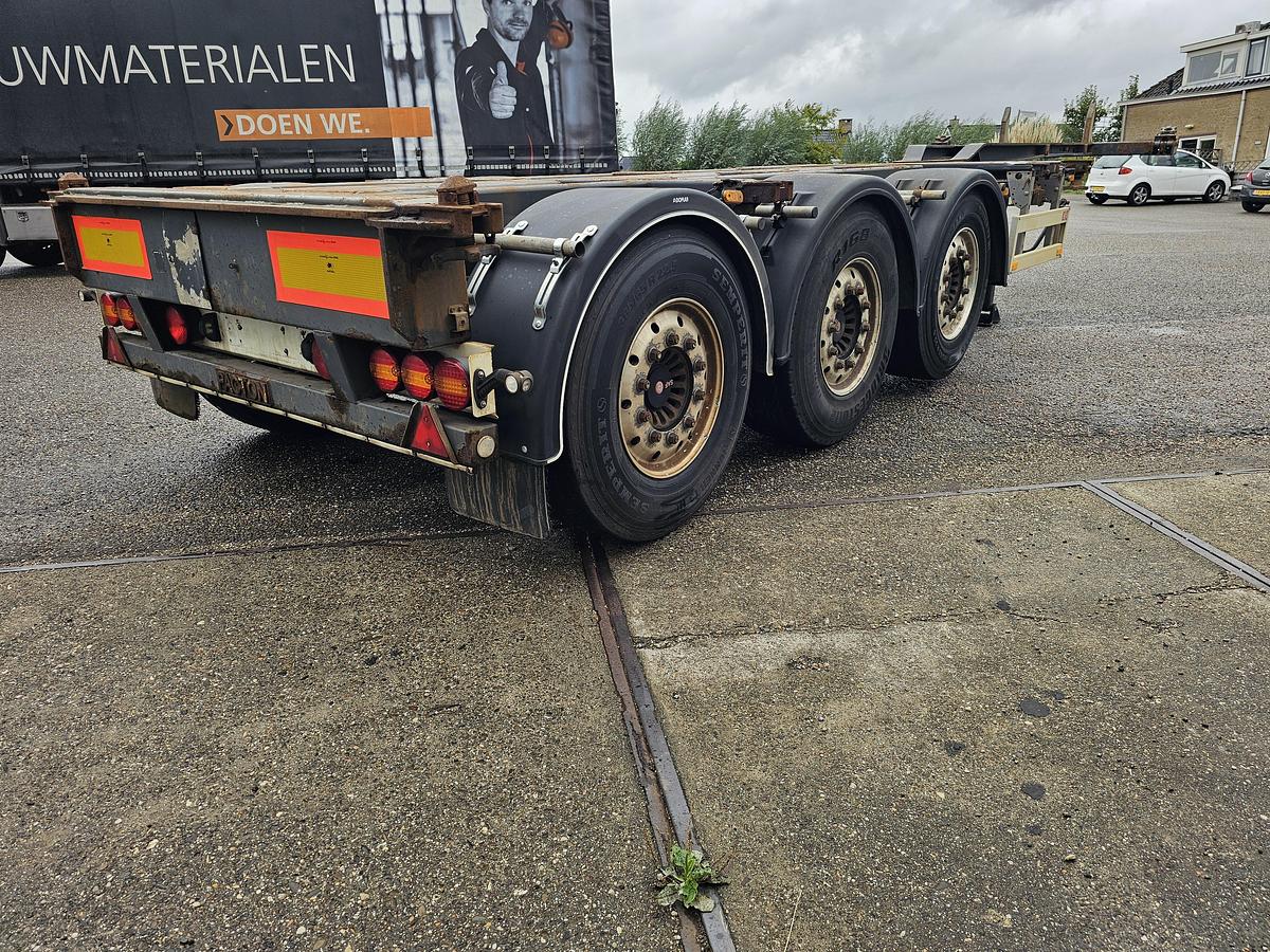 Used 2011 PACTON TXC.343 KB| MULTI CHASSIS ALL CONNECTIONS| SAF DISC | ALU RIMS | LIFT AXLE.
