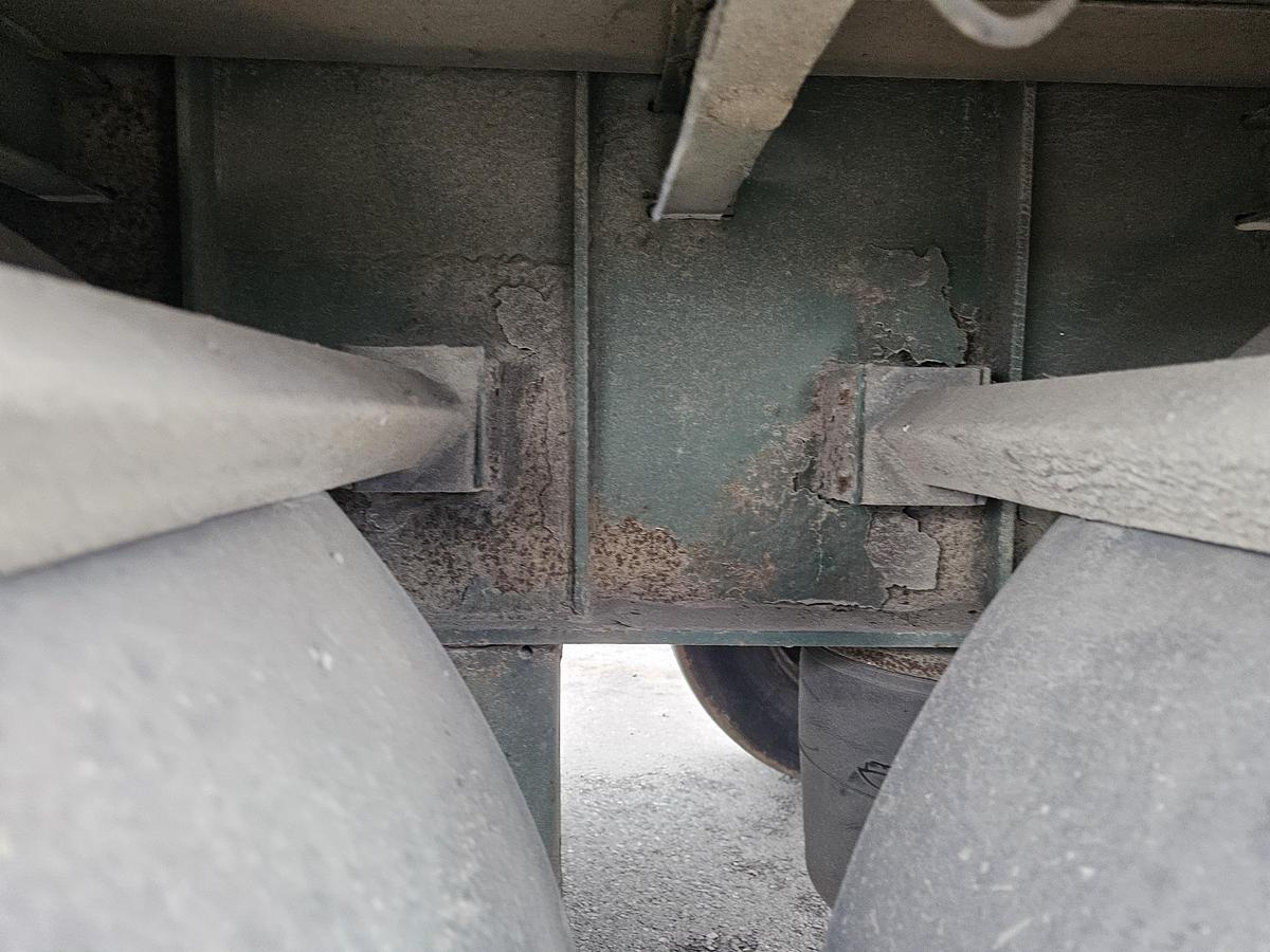 Gebruikt 2004 FREUHAUF T39B 3 AXLE CURTAINSIDE |OPEN ROOF | BPW AXLES.