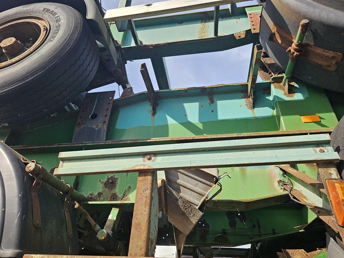 Used 1996 stack of 20 foot chassis groenewegen and Renders Bpw drum Steel suspension. 20 foot