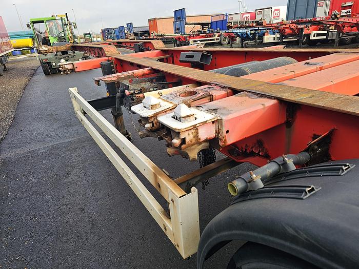 Used 2004 Krone| Sd 27| fixed chassis | 40 ft 2 x20 ft | light weight | 4870 kg.