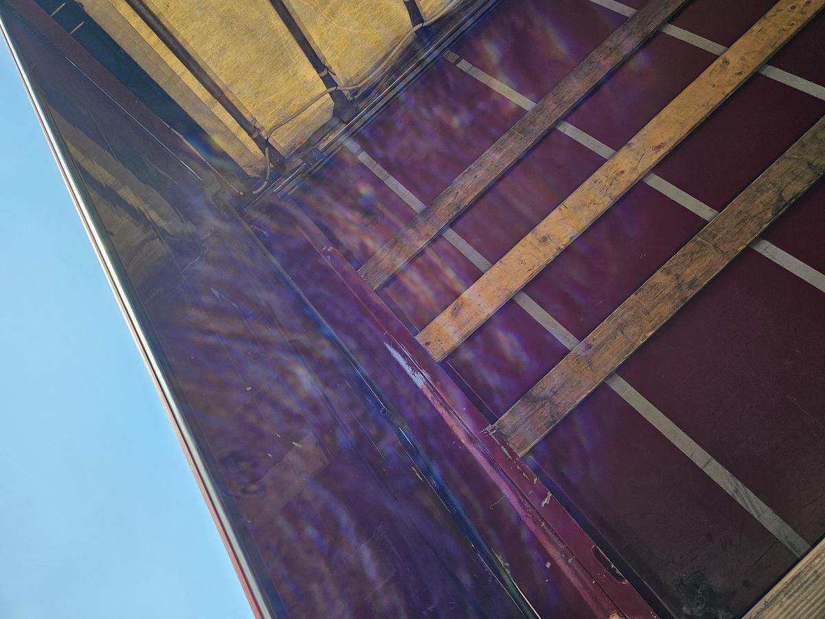 Used 2000 schmitz S01 | SLIDING ROOF | 2 LIFT AXLES| NICE HOLLAND TRAILER| SAF DISC.