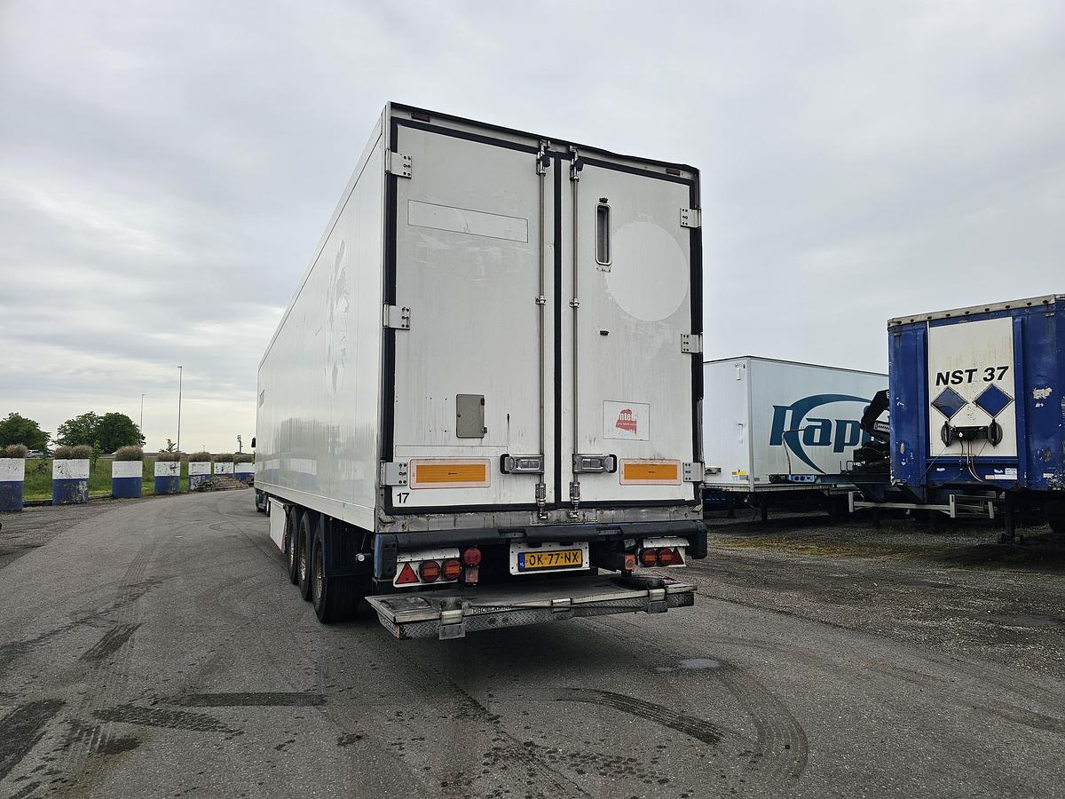 Gebruikt 2008 KRONE SD | FRIGE TRAILER WITH CARRIER | AND LOADING LIFT.