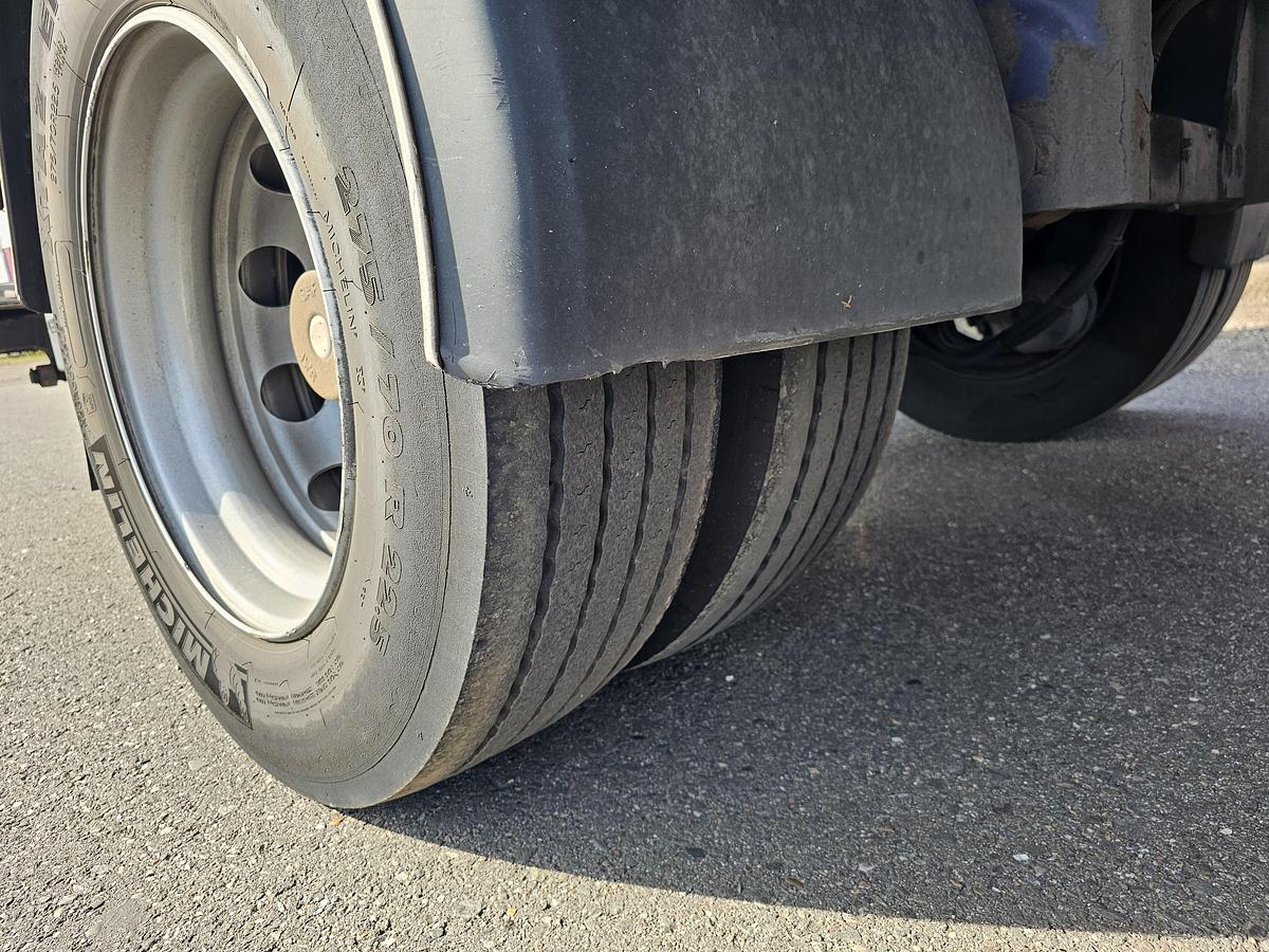 Used 2012 PACTON TBD.122 | SINGLE STEERING AXLE |UNDER SLIDING LOADING LIFT + BATTERIES| DAF DISC| APK /TUV 6-12-2025