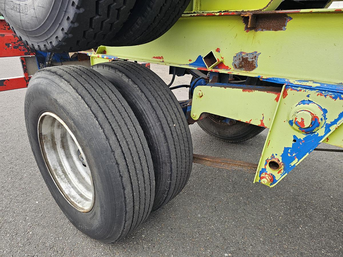 Used 1990 divers 40 ft gooseneck  steel suspension double tires.