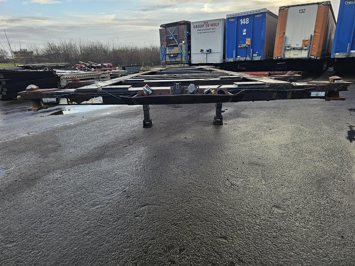 Gebruikt 1995 VAN HOOL 94/3067. flat container chassis all connections./ Bpw drum.