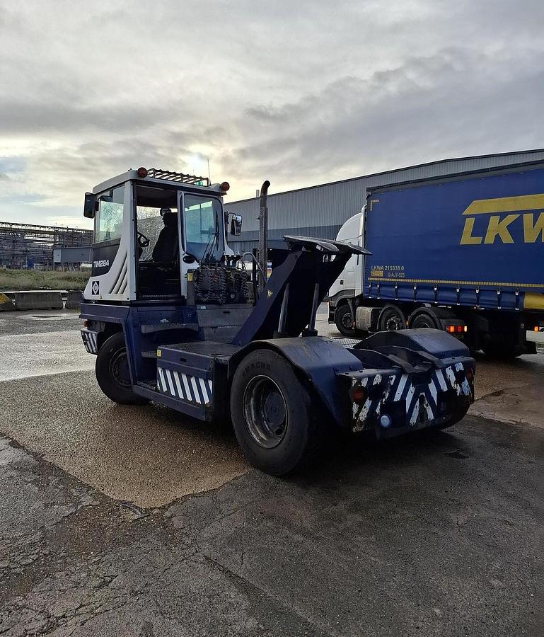 Gebruikt 2017 TERBERG RT283 | TERMINAL TRACTOR 4X4| TURNING CHAIR. | AUTOMATIC GEAR | 20000HOURS| 4 PIECES|LEASING 1610  EURO MND