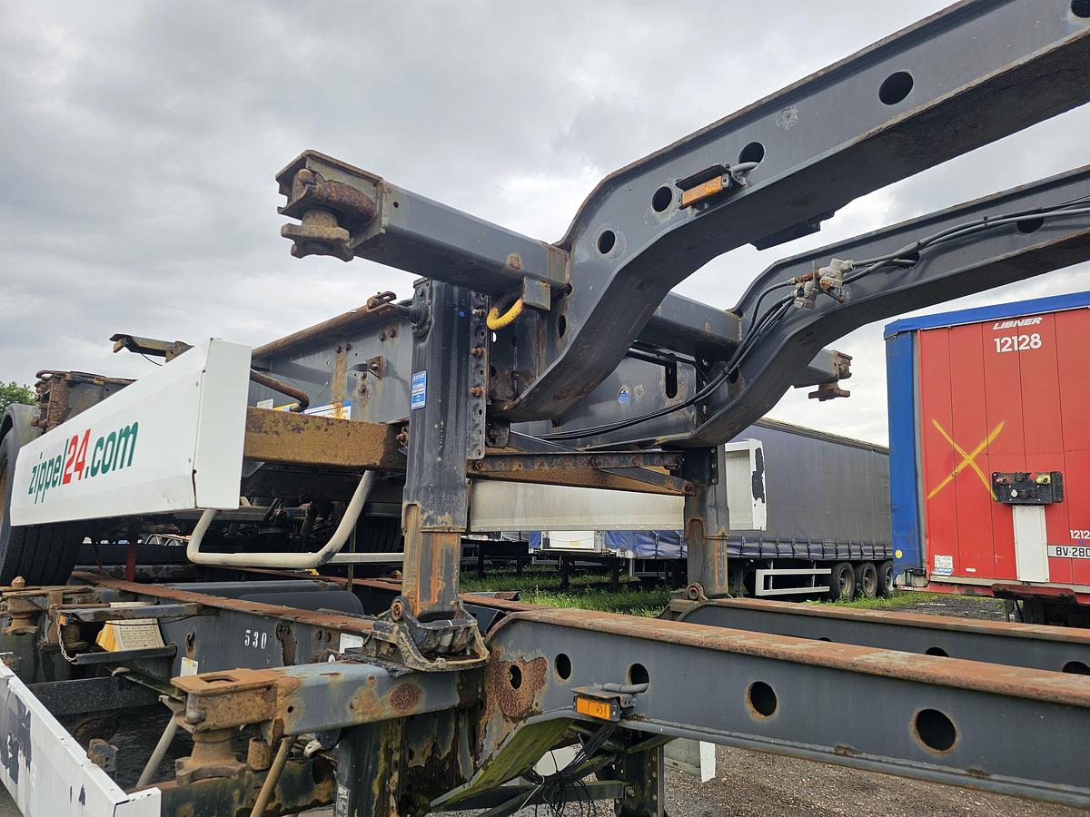 Gebruikt 2006 Krone sd- fixed 40 foot chassis - with 2 x 20 foot connection -20 foot middle - the one above
