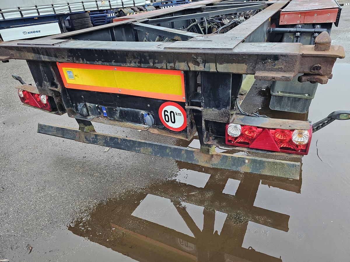 Gebruikt 1995 VAN HOOL 94/3067. flat container chassis all connections./ Bpw drum.